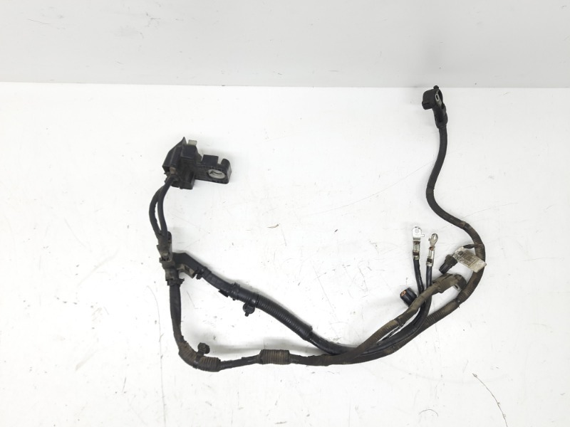 Клемма аккумулятора +