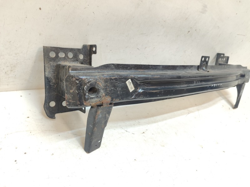 Усилитель переднего бампера