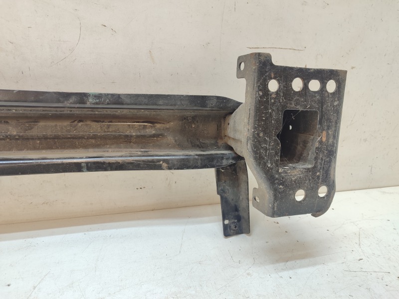 Усилитель переднего бампера