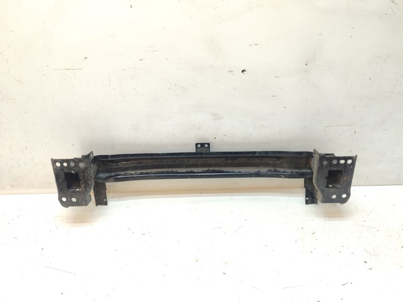 Усилитель переднего бампера