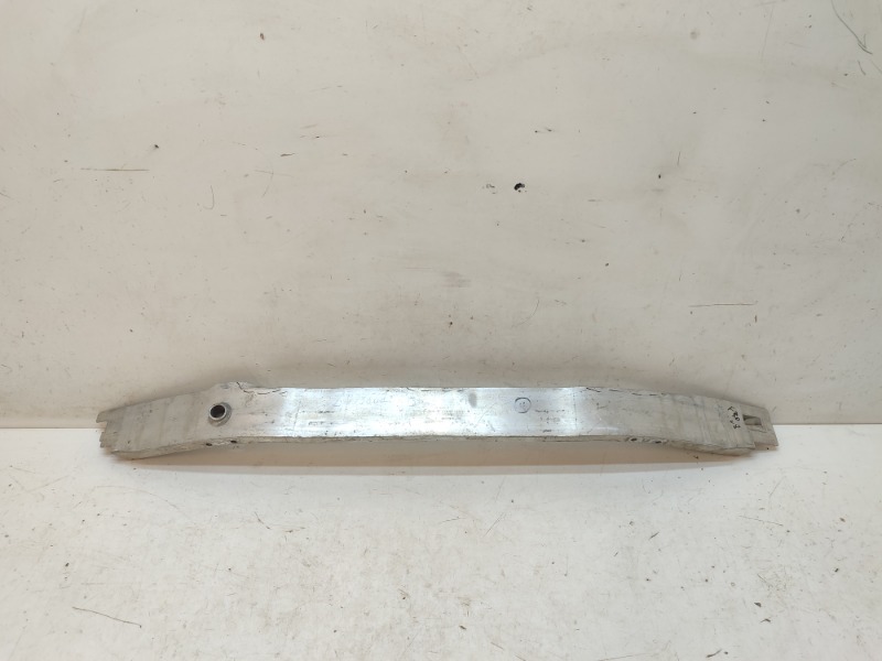 Усилитель переднего бампера