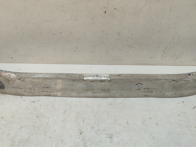 Усилитель переднего бампера