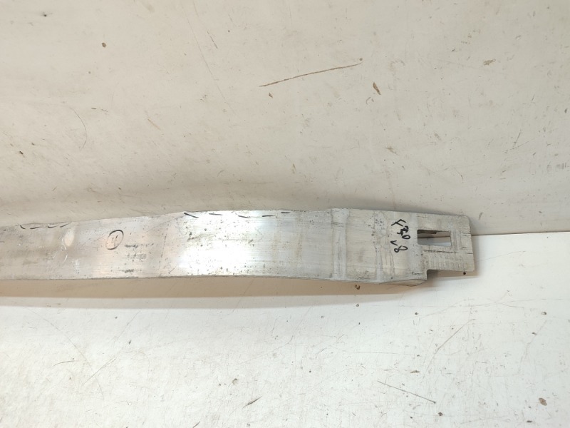 Усилитель переднего бампера