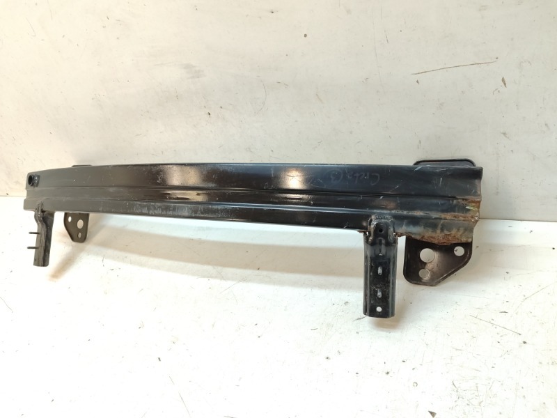 Усилитель переднего бампера