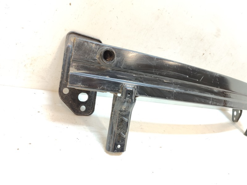 Усилитель переднего бампера