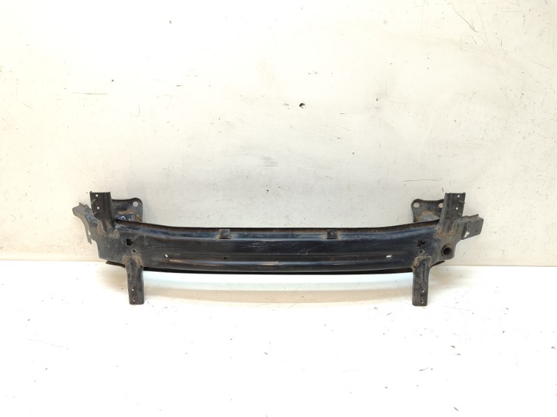 Усилитель переднего бампера