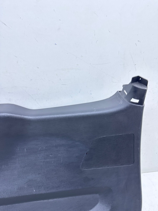 Обшивка крышки багажника