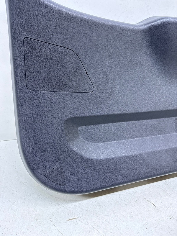 Обшивка крышки багажника