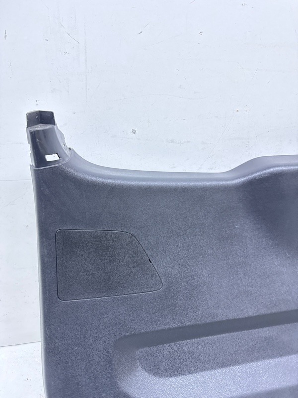 Обшивка крышки багажника