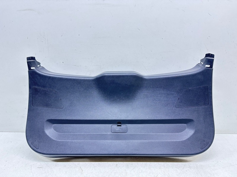 Обшивка крышки багажника