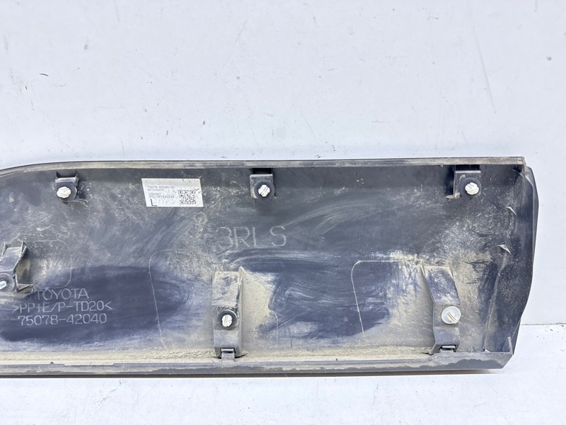 Накладка двери задней левой