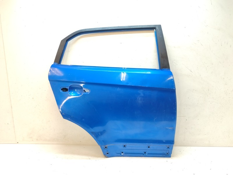 Дверь задняя правая