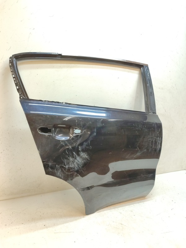 Дверь задняя правая