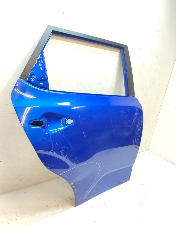 Дверь задняя правая