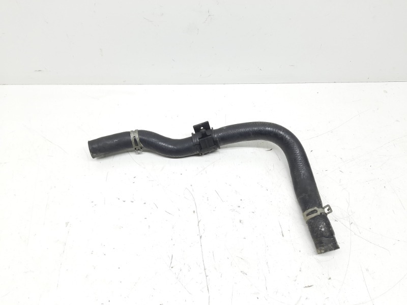 Патрубок радиатора