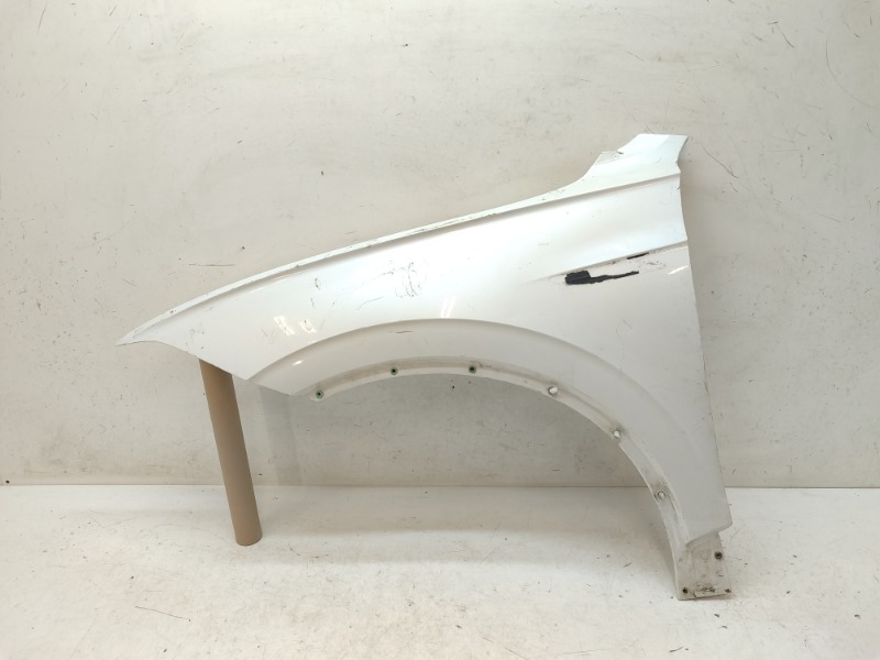 Крыло переднее левое