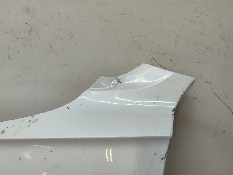 Крыло переднее левое