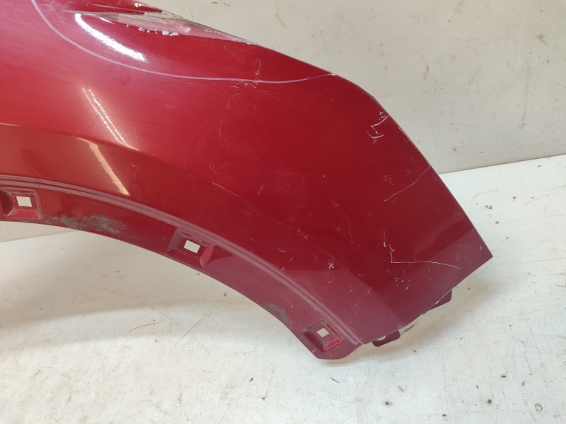 Крыло переднее правое