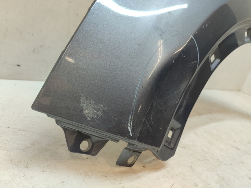 Крыло переднее левое