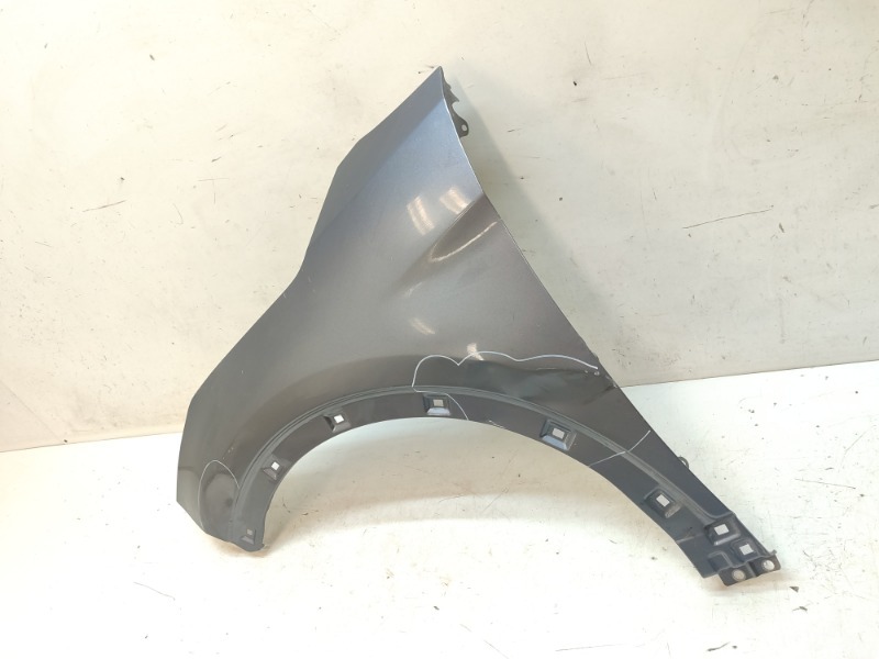 Крыло переднее левое