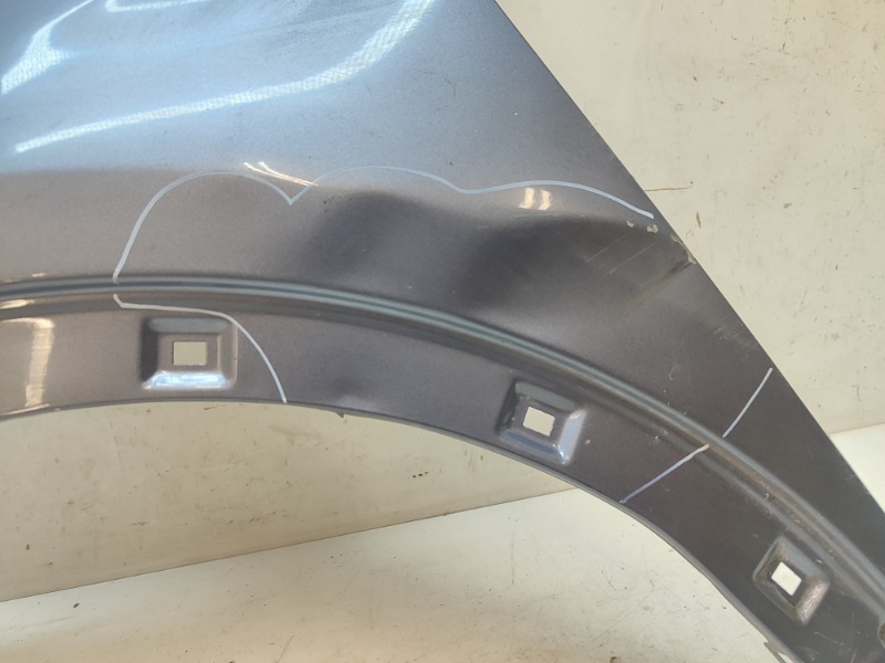 Крыло переднее левое