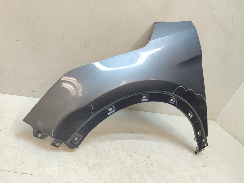 Крыло переднее левое