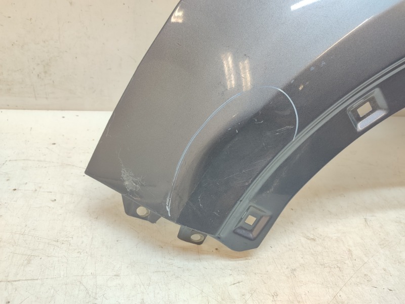 Крыло переднее левое