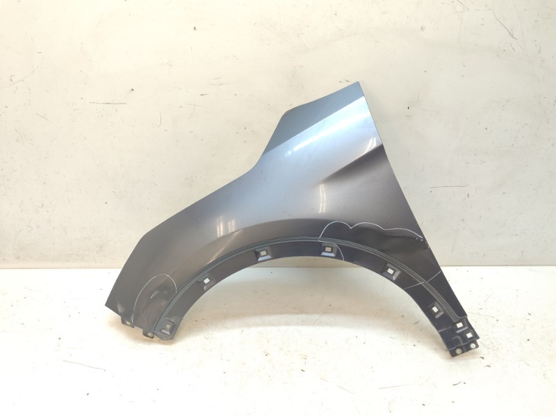 Крыло переднее левое