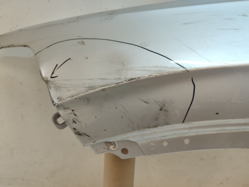 Крыло переднее левое