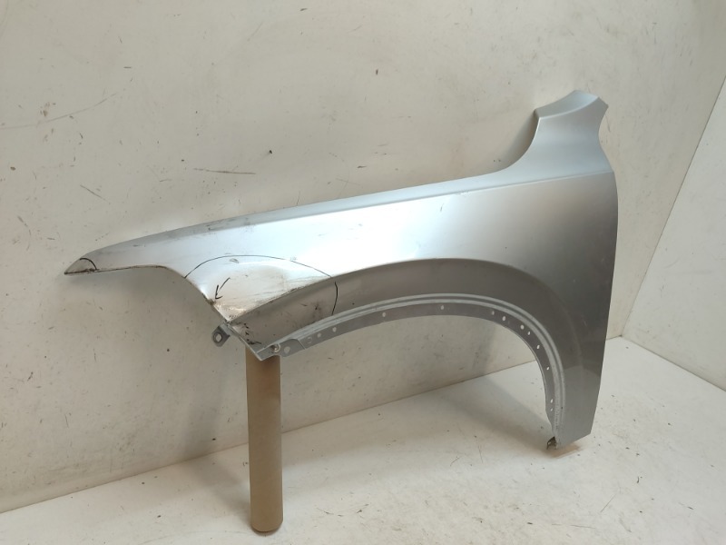 Крыло переднее левое