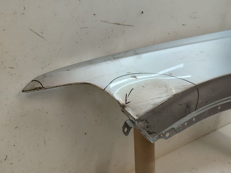 Крыло переднее левое