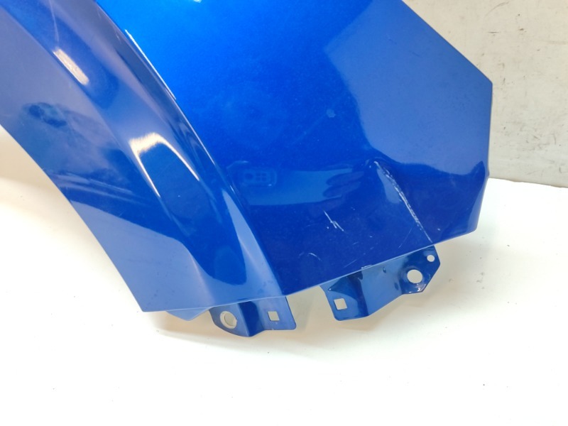 Крыло переднее правое