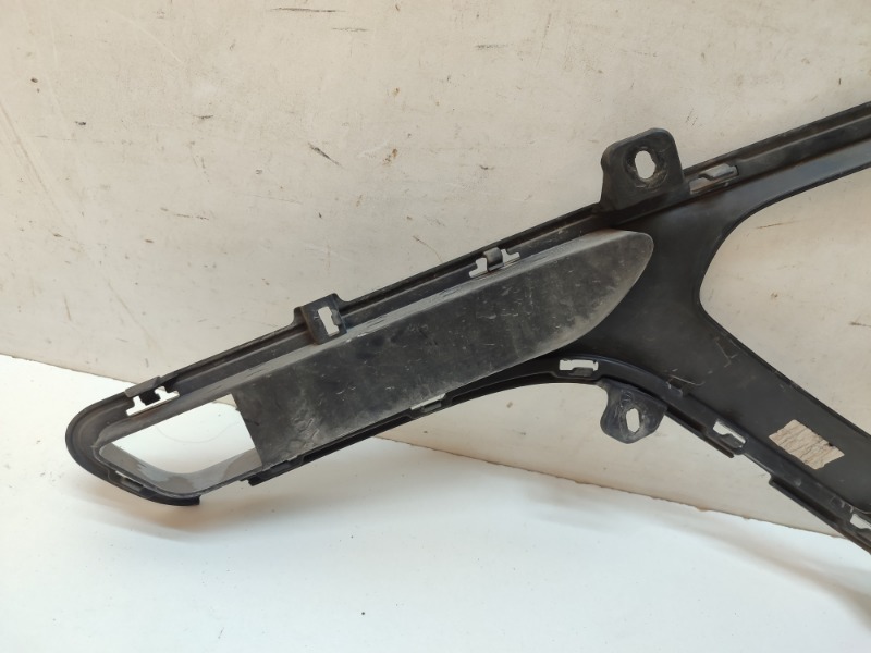 Рамка противотуманной фары правой