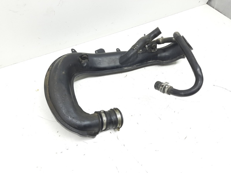 Патрубок воздушного фильтра