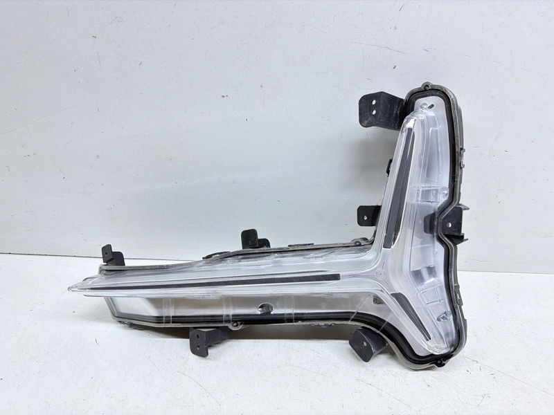 Фара противотуманная левая