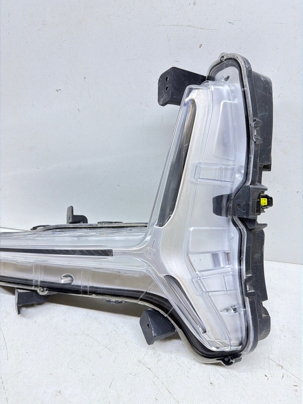 Фара противотуманная левая