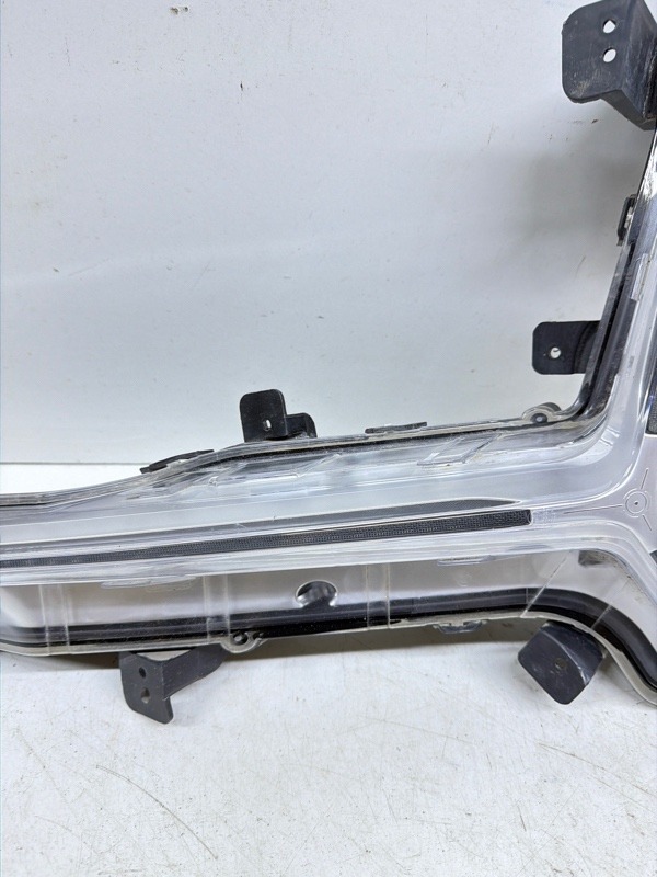 Фара противотуманная левая