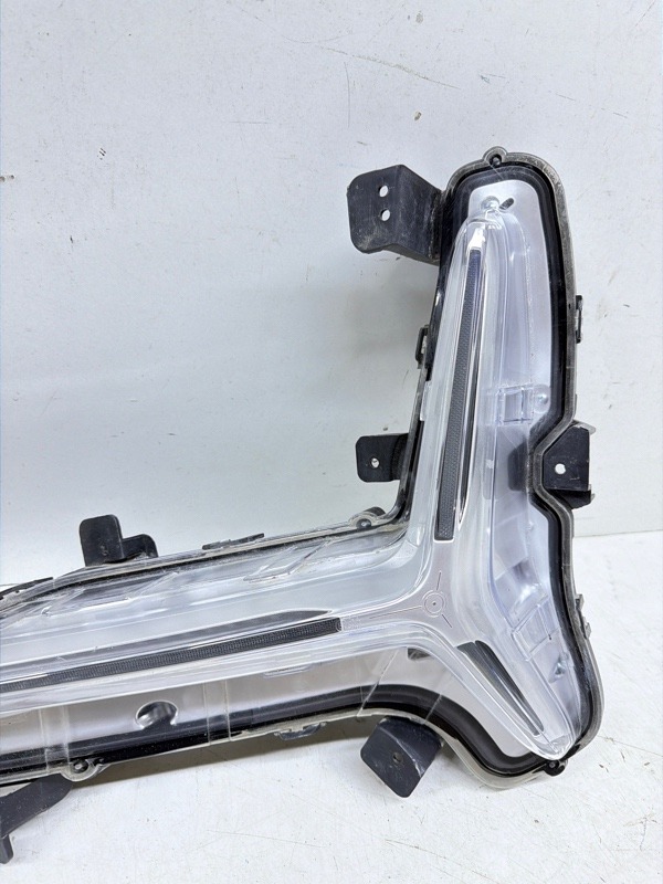 Фара противотуманная левая