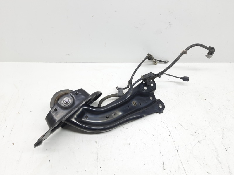 Рычаг задний левый