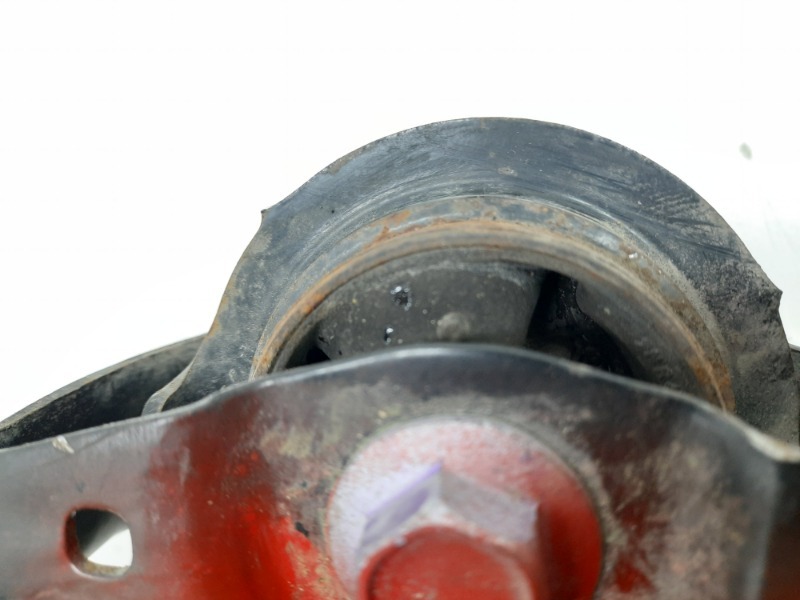 Рычаг задний левый