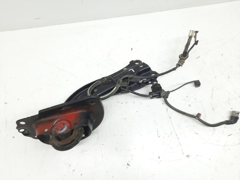 Рычаг задний левый