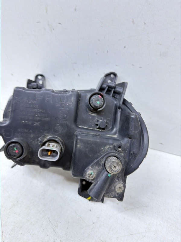 Фара противотуманная правая