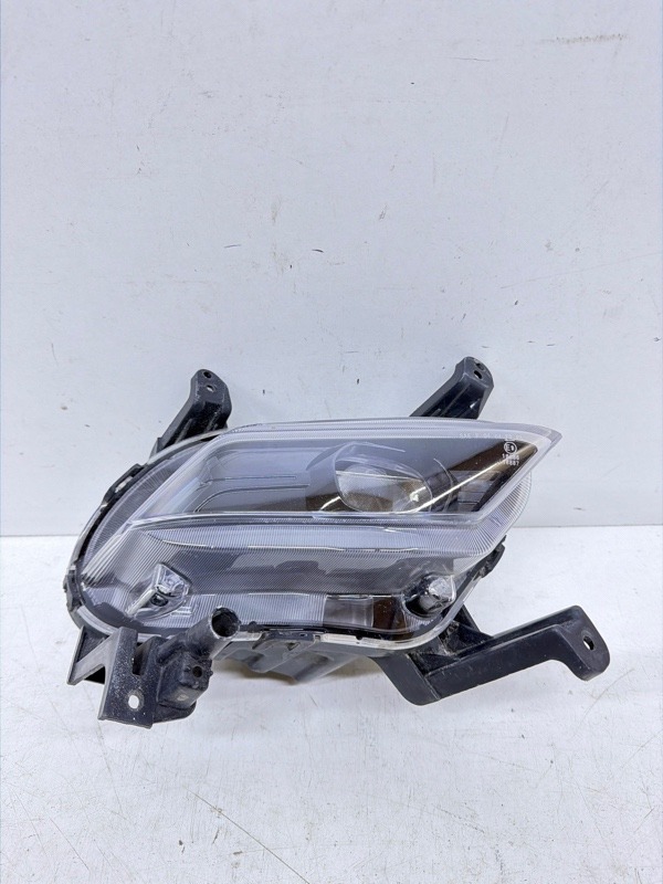 Фара противотуманная правая