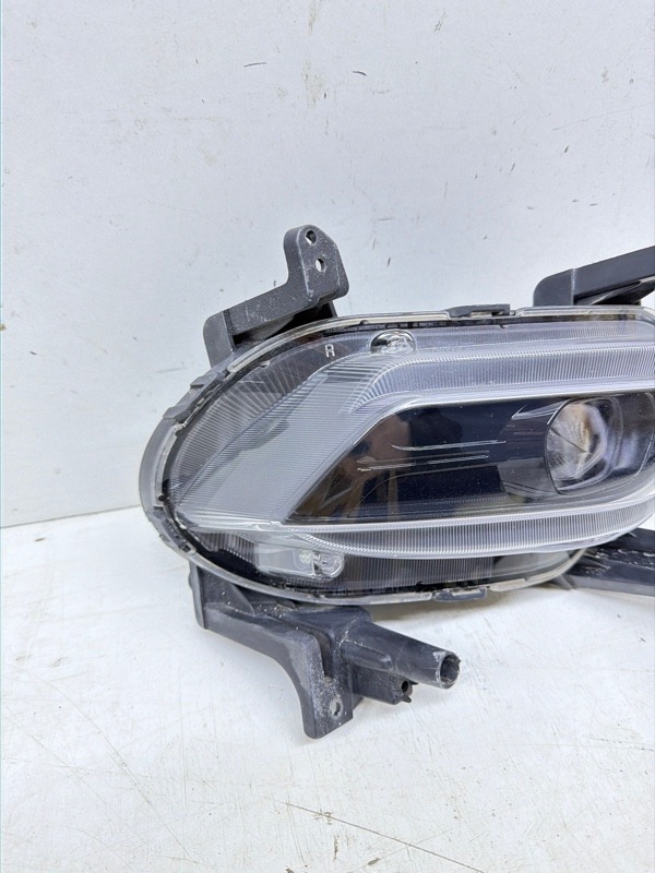 Фара противотуманная правая