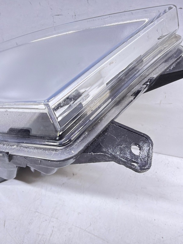 Фара противотуманная правая