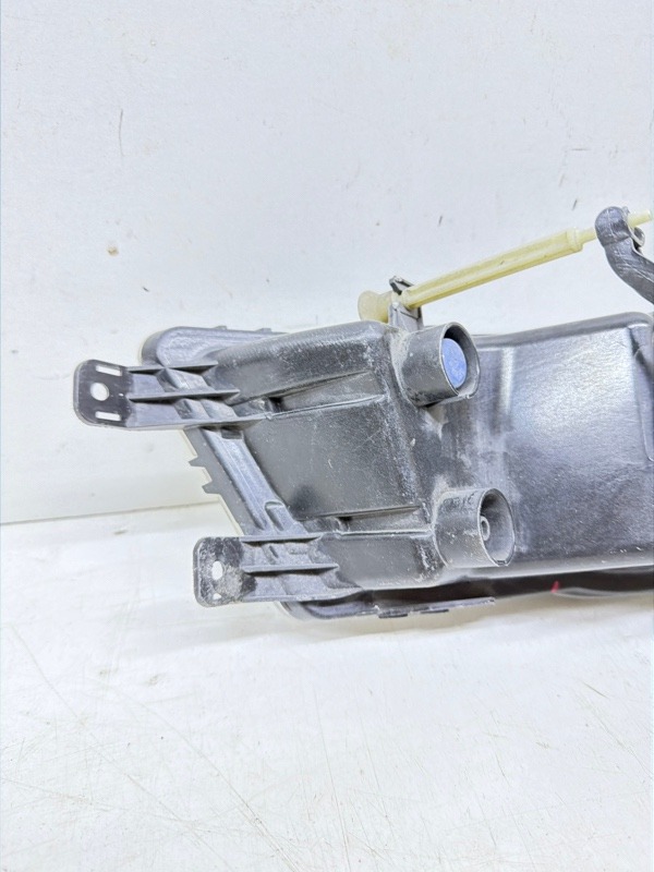 Фара противотуманная правая