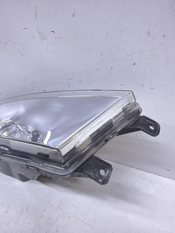 Фара противотуманная правая