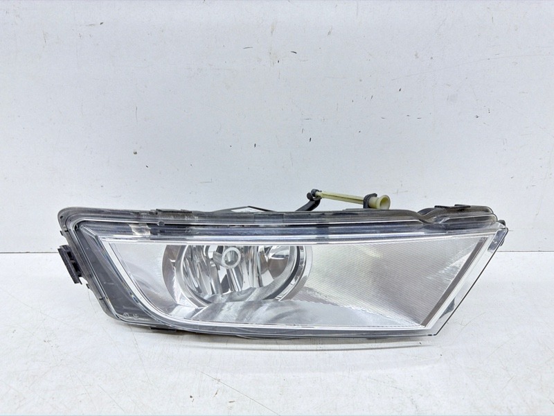 Фара противотуманная правая