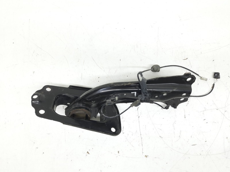 Рычаг задний левый