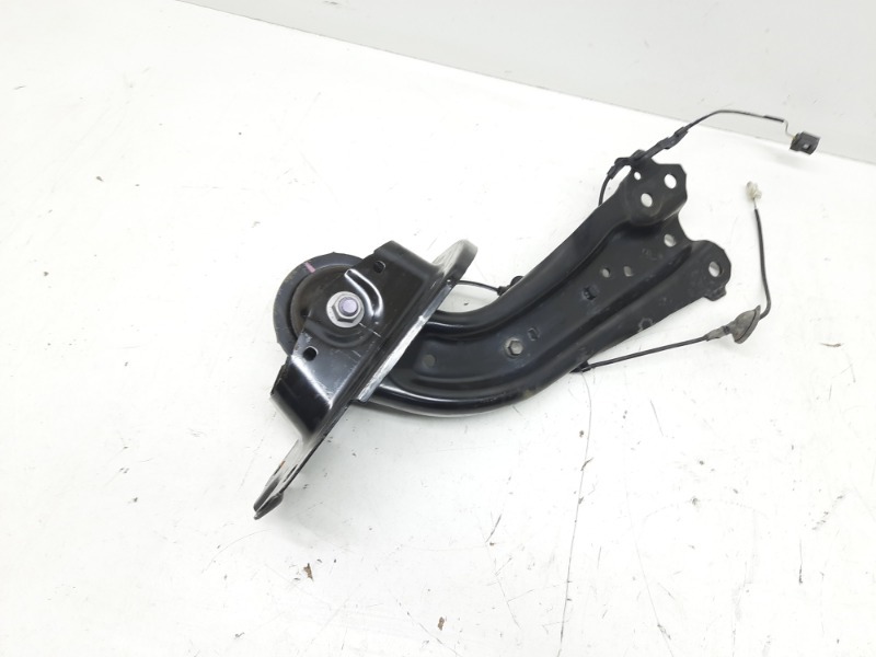 Рычаг задний левый